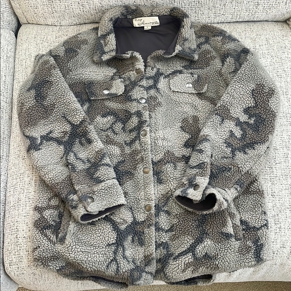 Cozy Vintage Havana Sherpa Camo Jacket large